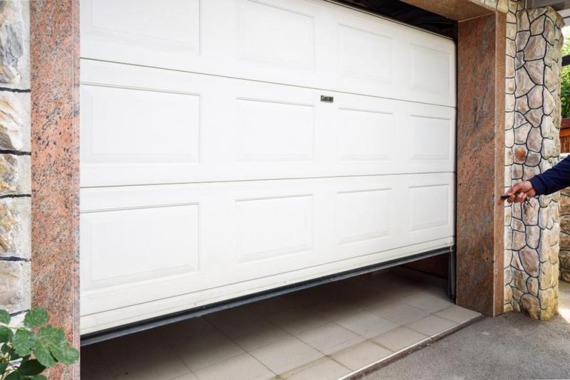 Isolation thermique et s&eacute;curit&eacute;, deux crit&egrave;res cl&eacute;s pour une porte de garage &agrave; Lingolsheim